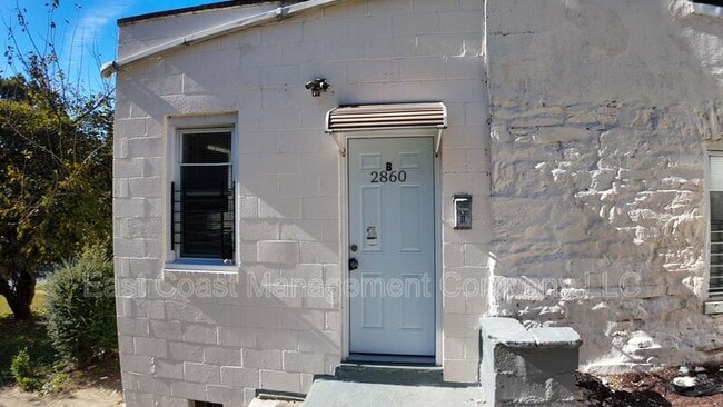 Photo - 2860 W Baltimore St Unidad B