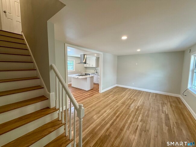 Photo - 10 Elmwood St