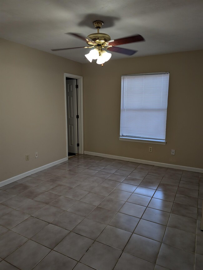 Photo - 2035 Continental Ave