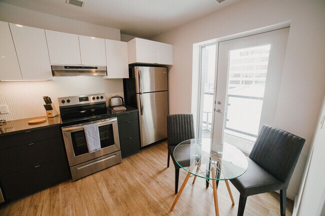 Photo - 221 Stradbrook Ave Unit ID1223070P