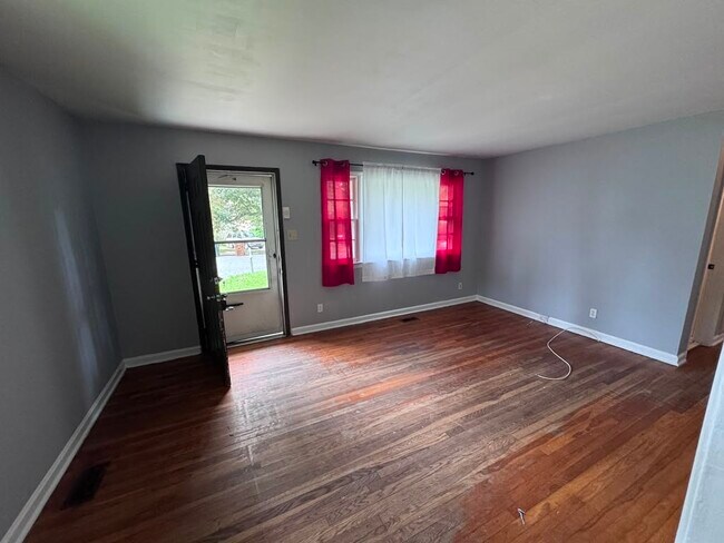 Photo - 1902 Ryan St