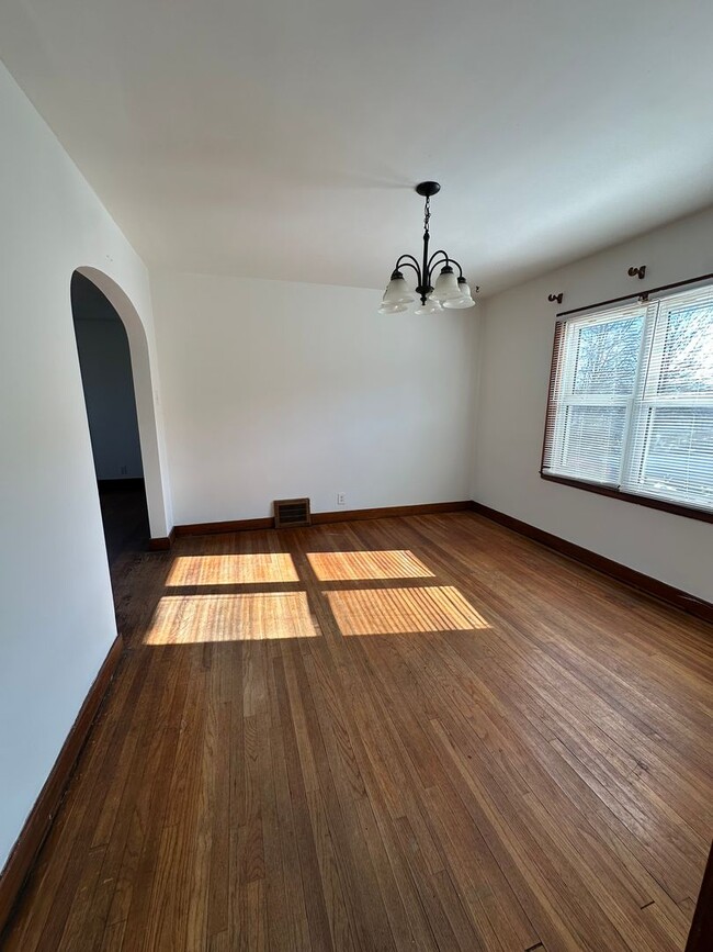 Photo - 1652 Roosevelt Ave Unit 1652 Roosevelt Ave Apt 2