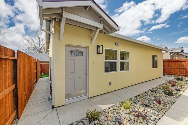 Building Photo - 2601 Beaumont St Rental
