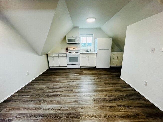 Photo - Newly Remodeled Apartment in the Center of Downtown Poulsbo! Unit 201
