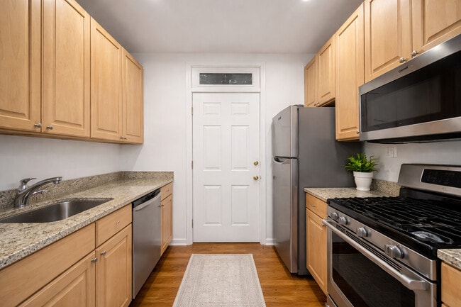 Photo - 679 W Wrightwood Ave Unidad 2N