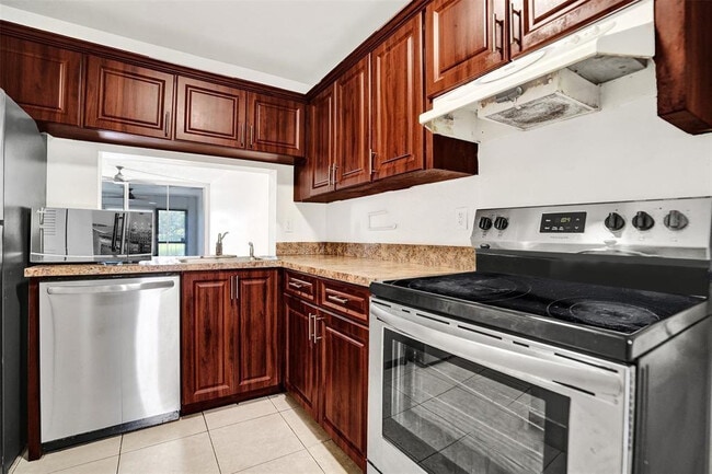 Photo - 9440 Poinciana Pl Unit 101