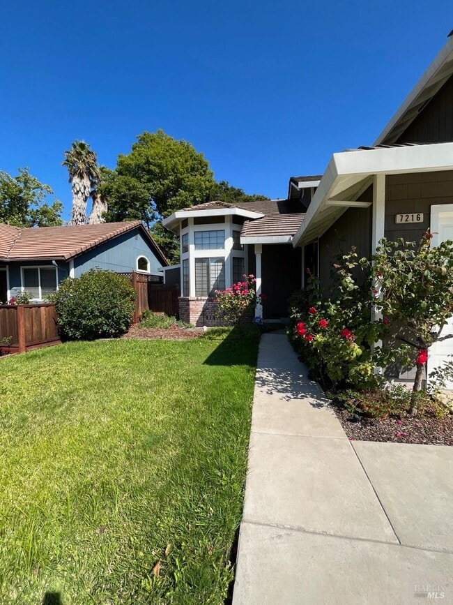 Photo - 7216 Roxanne Ln