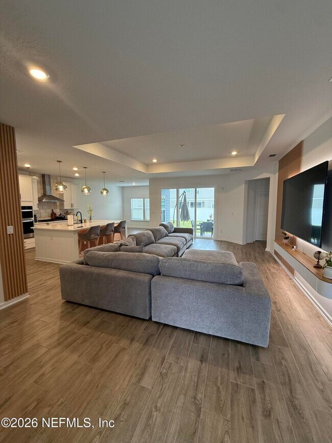 Photo - 2105 Featheredge Wy