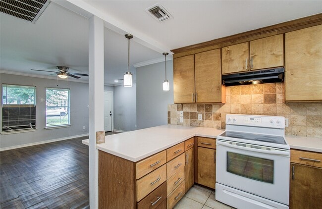 Photo - 6830 New York St