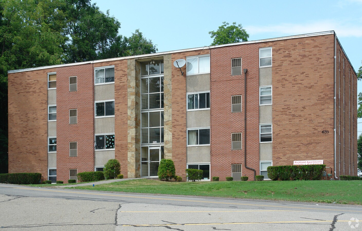 Photo - Richland Apartments