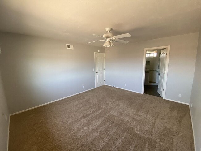 Building Photo - Private Room with Ensuite Bath in Lompoc Rental