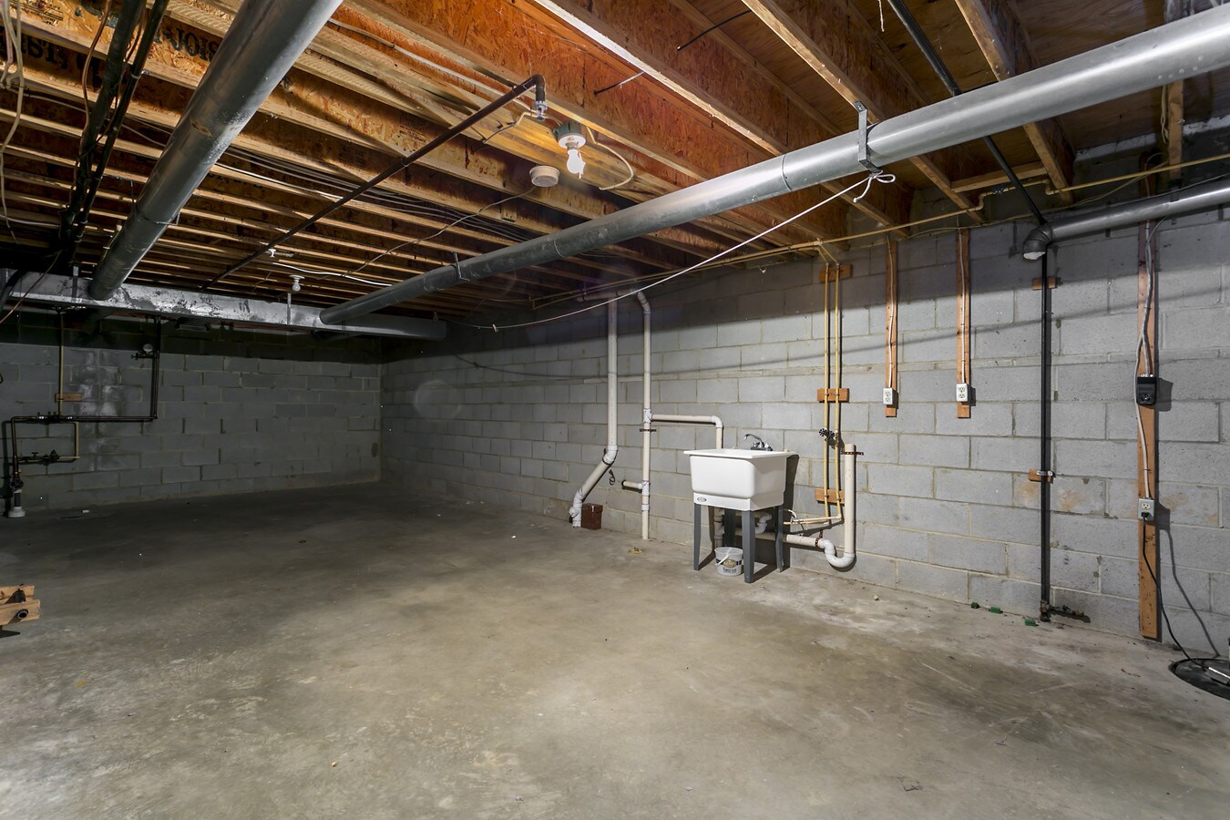 Photo - 1005 Hillman St