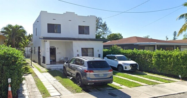 Photo - 920 SW 9th St Apartment Unit A