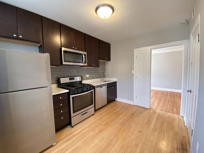 Photo - 2425 N Tripp Ave Unit 1