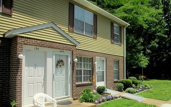 Building Photo - 900 Daphia Cir Unit #900