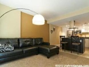 143 E 1st Ave Unidad Vongsawad1