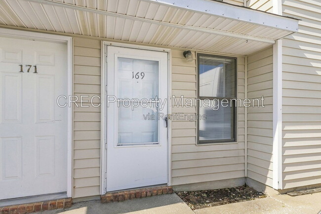 Building Photo - 169 Pine Shadow Dr