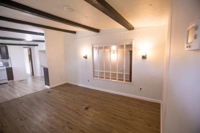153 Commerce Ln