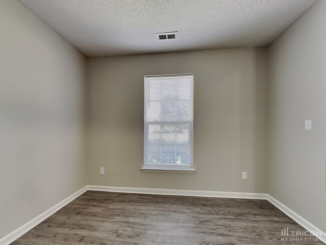 Photo - 5243 Moonlight Trail SW