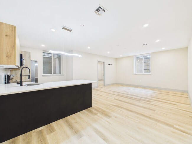 Building Photo - 2nd Street Lofts -Newly Constructed Modern Apartments Unit L6