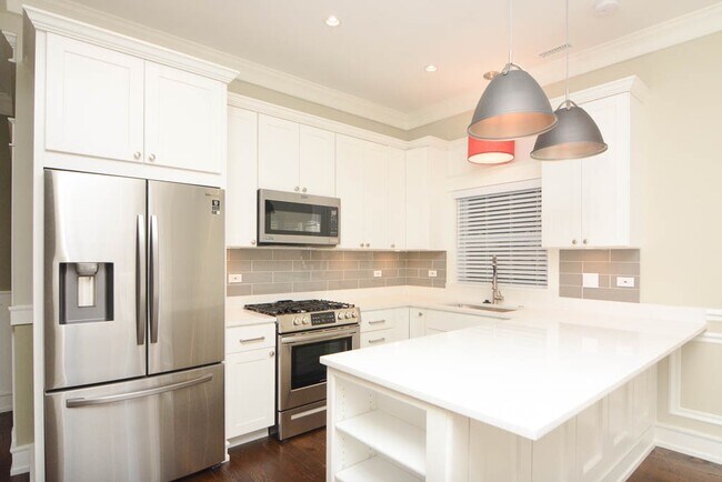 Photo - 3453 N Hoyne Ave Unit 2