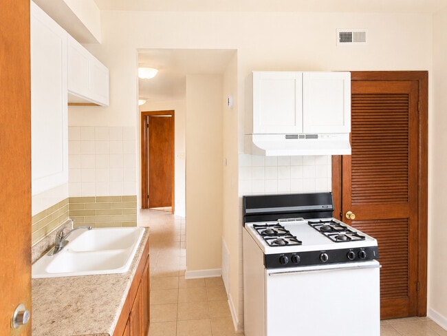 Photo - 3560 W Cortland St Unit 3RE