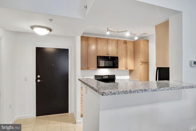 Photo - 851 N Glebe Rd Unit 418