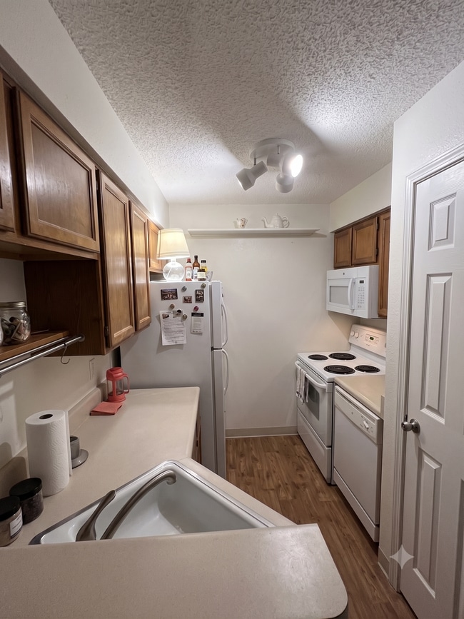 4834 E Kentucky Ave Unidad Cedar Point