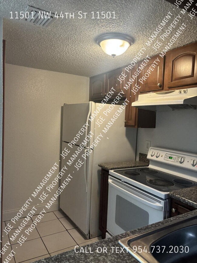 Building Photo - 11501 NW 44th St Rental