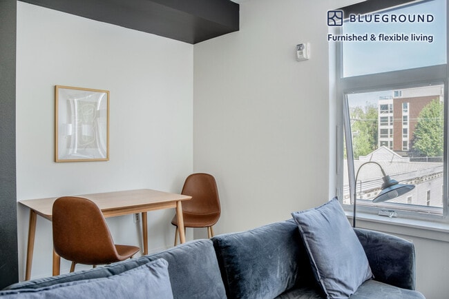 Photo - 1530 Belmont Ave Unidad FL4-ID896A