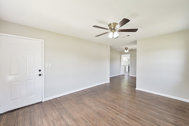 Photo - 1501 Greenbrier Dr