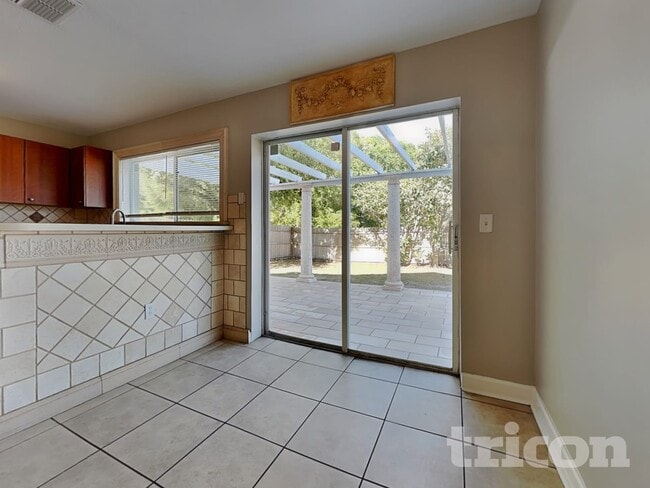 Photo - 10221 Summerview Cir