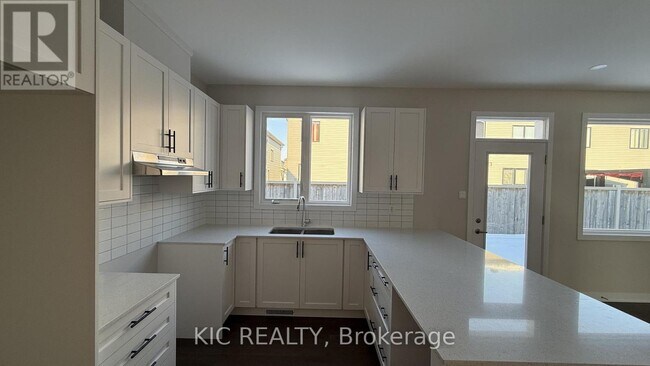 Photo - 135 Ryan Reynolds Wy