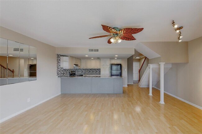 Photo - 426 Yacht Club Dr