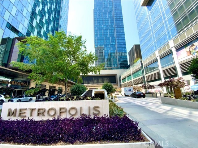 Building Photo - 889 Francisco St Unit 1105