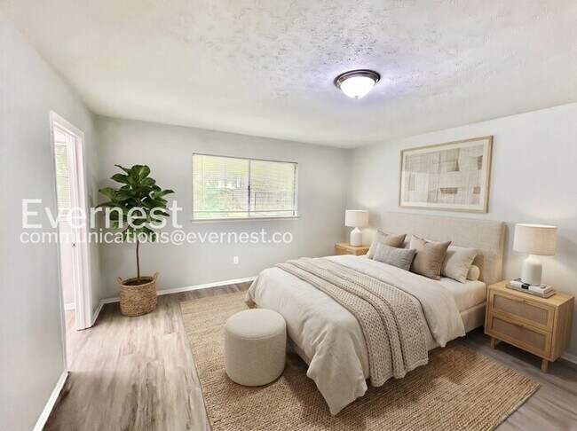 Photo - Limited Time Special Offer / 3 Bed, 2 Bath Home with Garage / Pet-Friendly / Available Now!