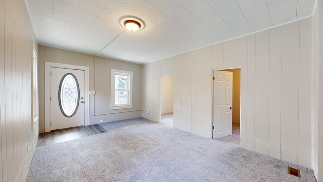 Photo - 7804 Elton Ave Apartamentos