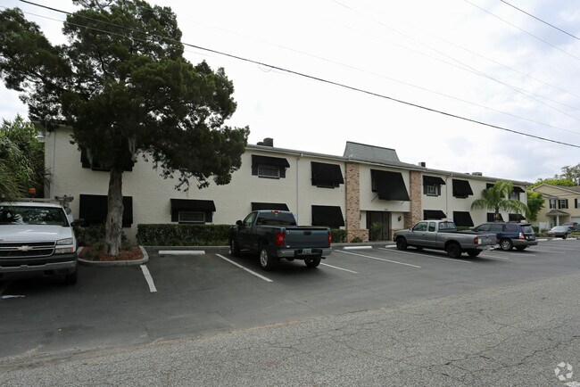 Photo - Kingston Court Apartments