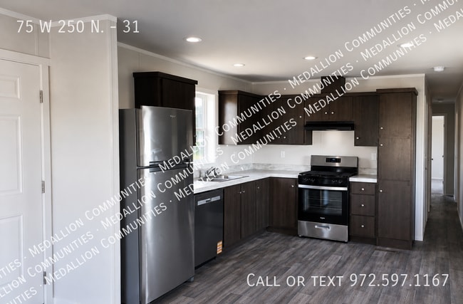 Photo - 75 W 250 N