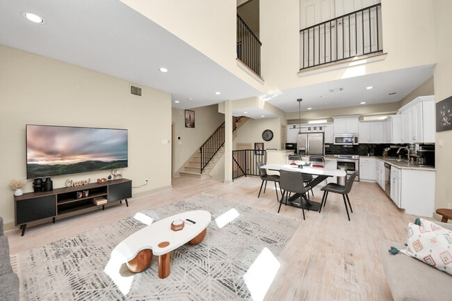 Photo - 4510B Inker St Unit SI ID1583918P