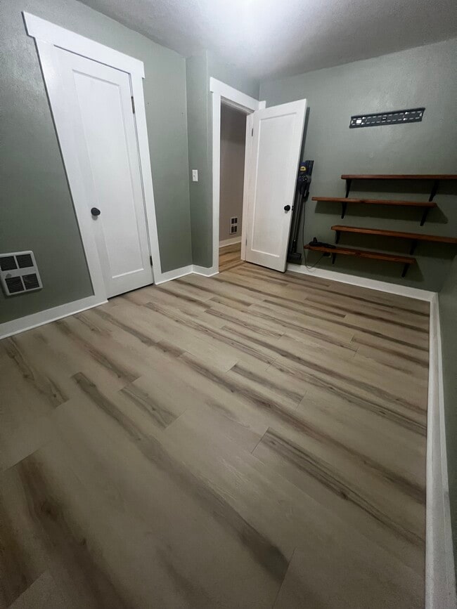 Photo - 4211 S Scott St