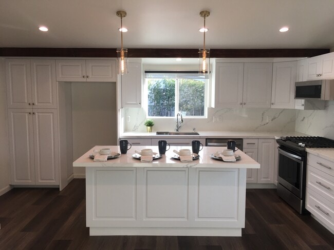 Photo - 10022 Kester Ave