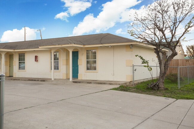 Building Photo - 507 Oregon St Unit 1