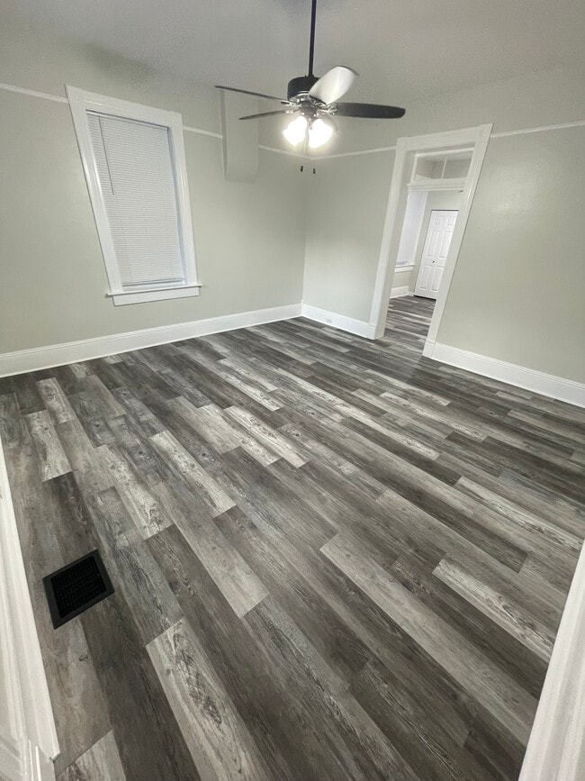 Habitación delantera - 1418 N 3rd St