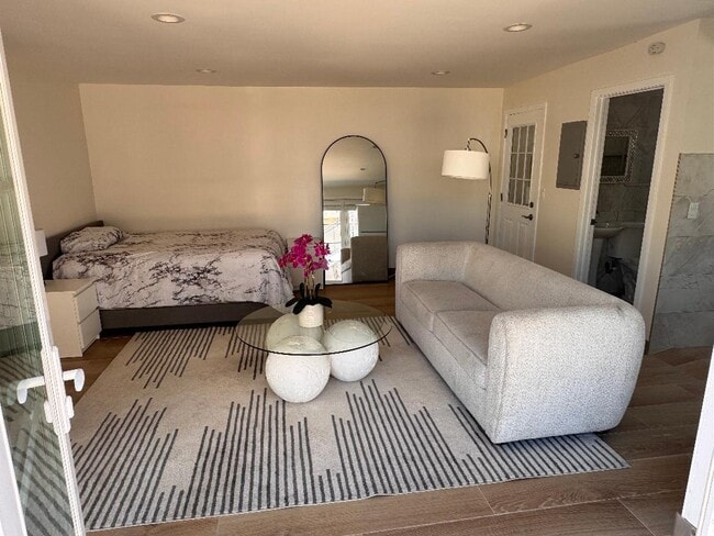 Building Photo - 470 S Hamel Rd