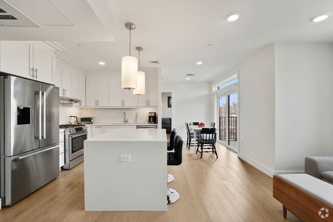 Building Photo - 301 Border St Unit 410 Rental