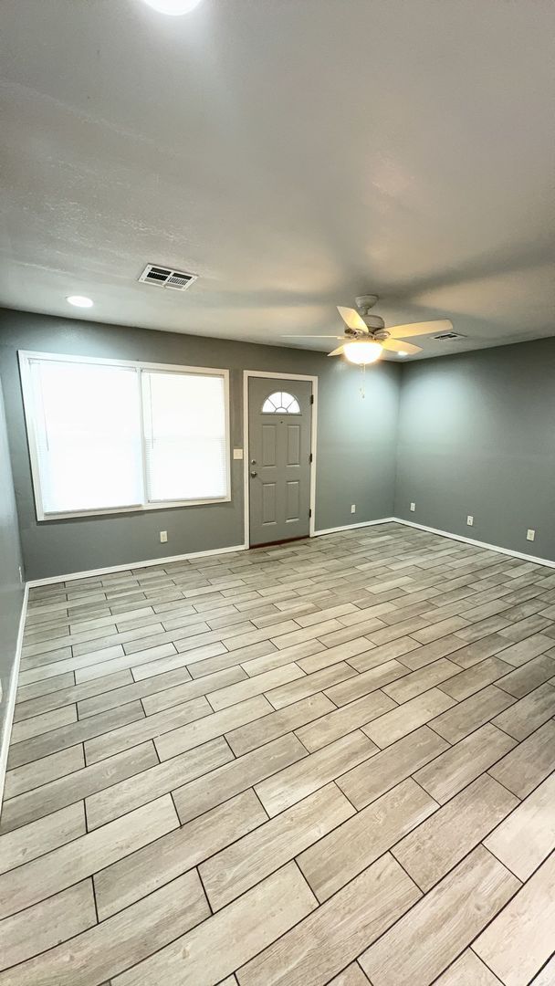 Photo - 2621 W Maine St