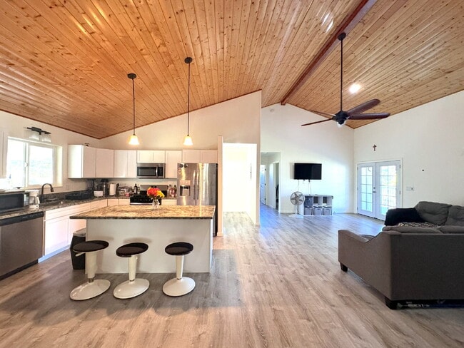 Photo - Available Now!  Fully Furnished 3bd/2ba ho...