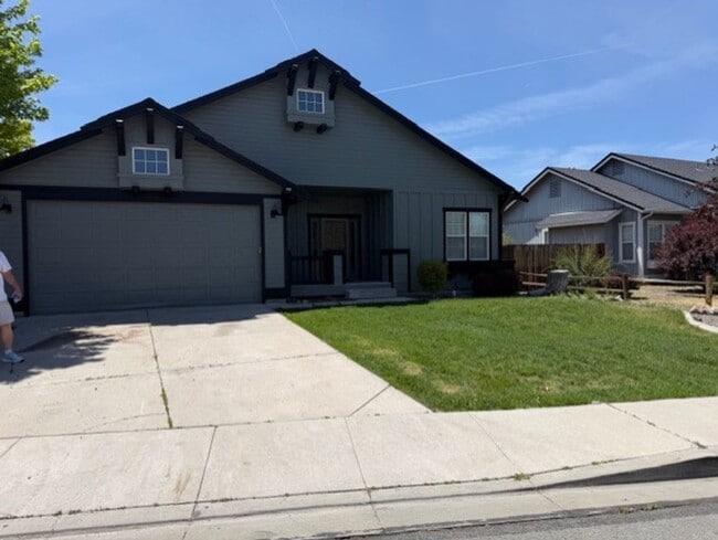Building Photo - 1071 Village Knoll Dr