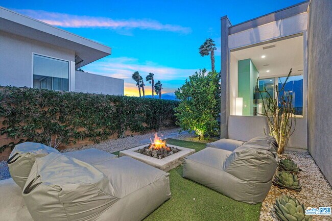 939 Bernardi Ln